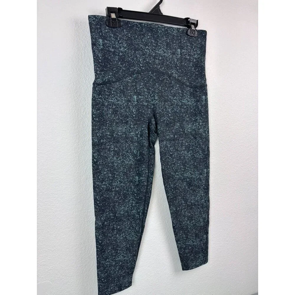 Spanx women's XL green booty boost printed active leggings cropped athletic‎